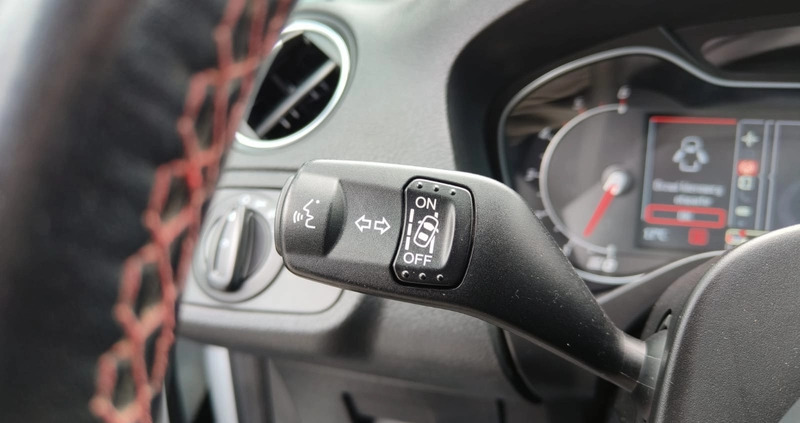 Ford S-Max cena 55700 przebieg: 185987, rok produkcji 2015 z Woźniki małe 254